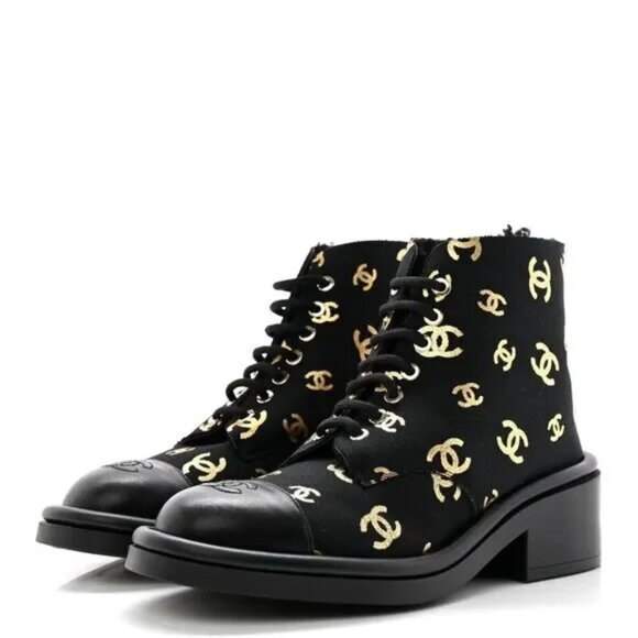 CHANEL Lambskin Shearling Canvas CC Lace Up Boots Black Gold Logo Size 38.5 - Picture 1 of 13